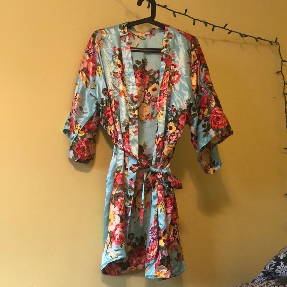 Silly robe - Picture 1 of 2